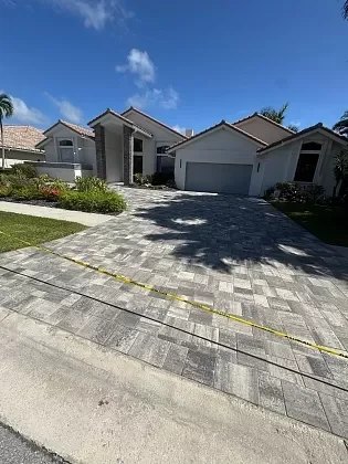 Sealed paver driveway in Palm Beach